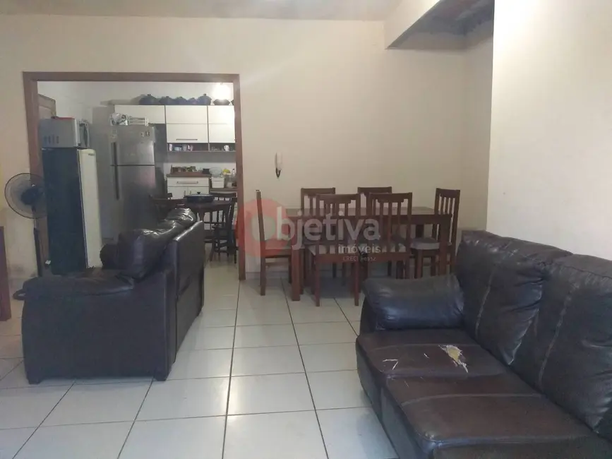 Casa com 6 quartos à venda, 280m2 em Peró, Cabo Frio - RJ - imagem 4 Foto 4 de Casa com 6 quartos à venda, 280m2 em Peró, Cabo Frio - RJ