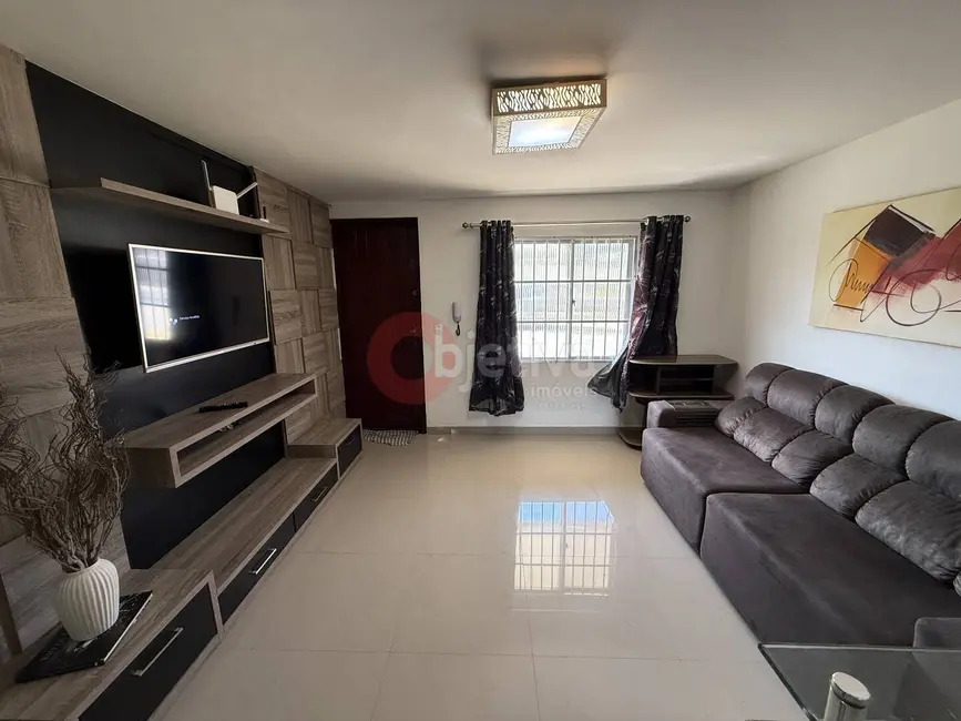 Foto 1 de Casa com 2 quartos à venda, 66m2 em Parque Burle, Cabo Frio - RJ