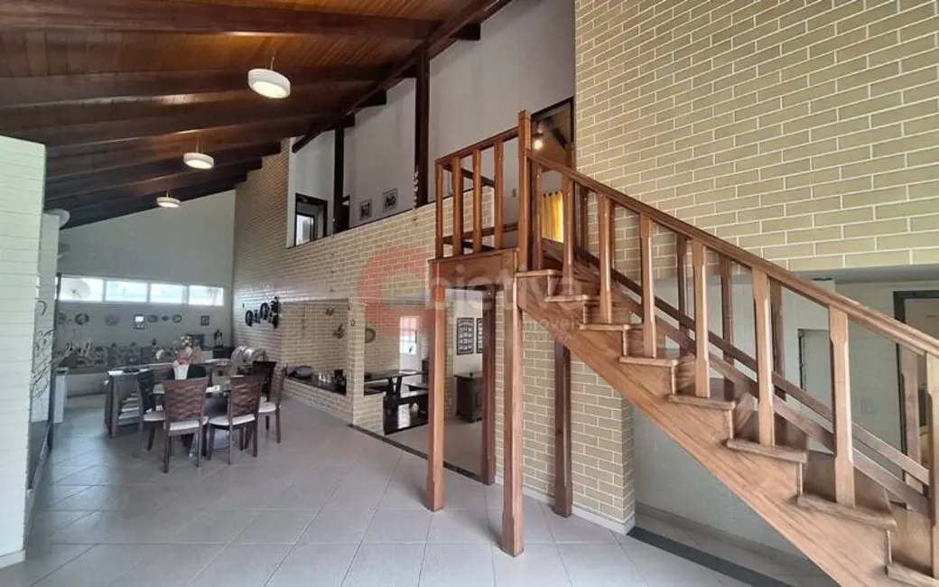 Casa com 5 quartos à venda, 230m2 em Palmeiras, Cabo Frio - RJ - imagem 8 Foto 8 de Casa com 5 quartos à venda, 230m2 em Palmeiras, Cabo Frio - RJ