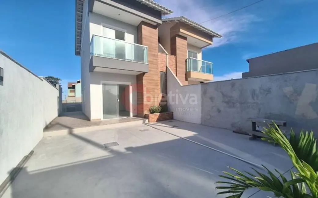 Foto 1 de Casa com 4 quartos à venda, 103m2 em Cabo Frio - RJ