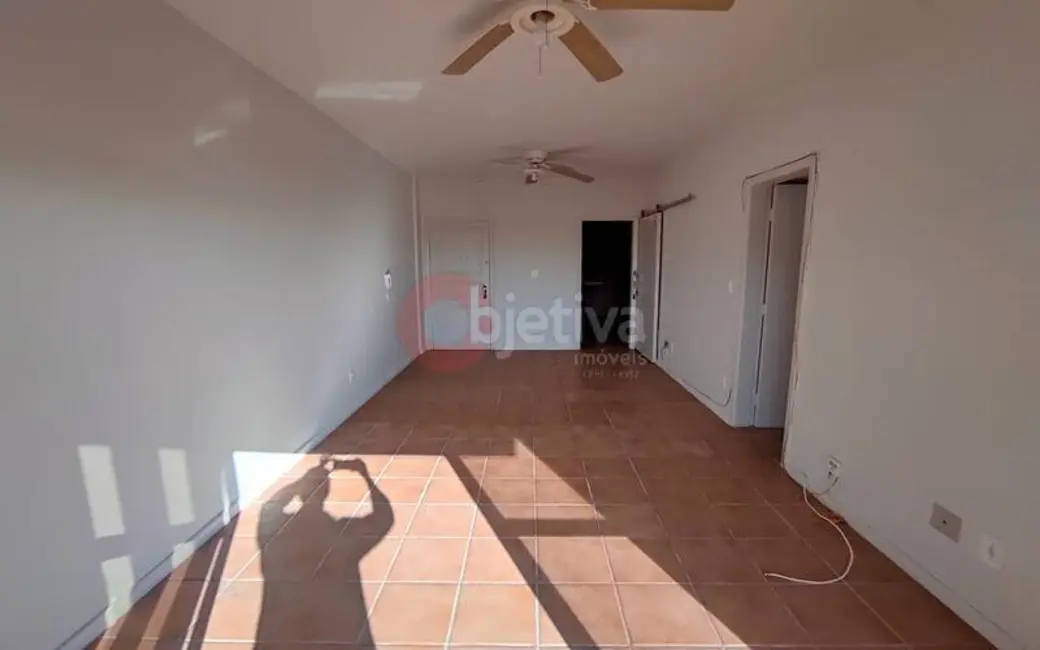 Cobertura com 2 quartos à venda, 200m2 em Centro, Cabo Frio - RJ - imagem 3 Foto 3 de Cobertura com 2 quartos à venda, 200m2 em Centro, Cabo Frio - RJ