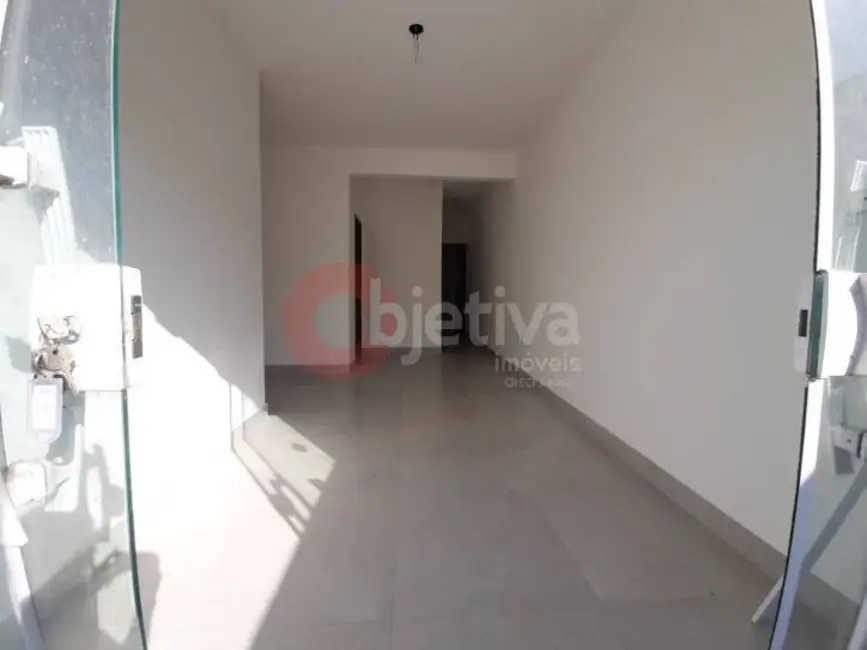 Foto 3 de Casa com 2 quartos à venda, 120m2 em Parque Balneário São Francisco, Cabo Frio - RJ