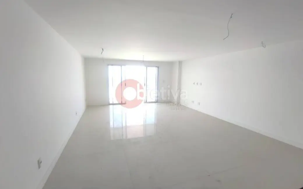 Foto 2 de Cobertura com 6 quartos à venda, 200m2 em Centro, Cabo Frio - RJ