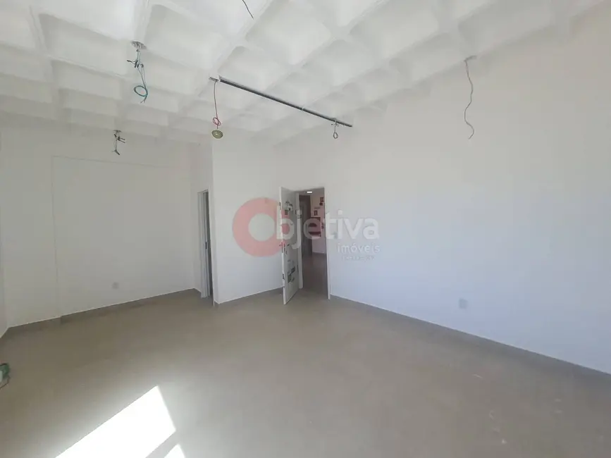 Sala Comercial à venda e para alugar, 30m2 em Passagem, Cabo Frio - RJ - imagem 5 Foto 5 de Sala Comercial à venda e para alugar, 30m2 em Passagem, Cabo Frio - RJ