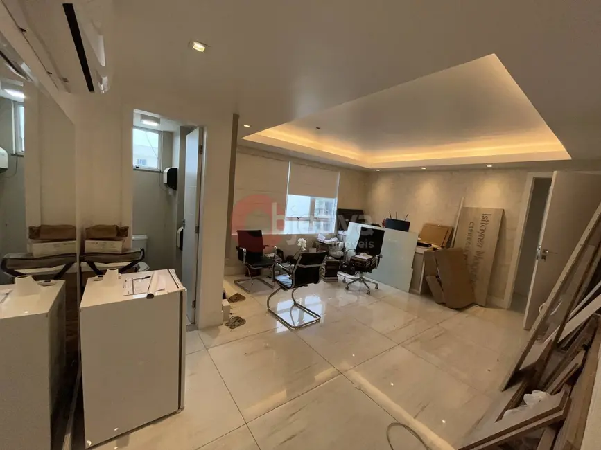 Foto 1 de Sala Comercial para alugar, 41m2 em Centro, Cabo Frio - RJ
