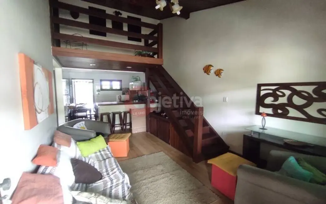 Foto 2 de Casa de Condomínio com 3 quartos à venda, 80m2 em Peró, Cabo Frio - RJ