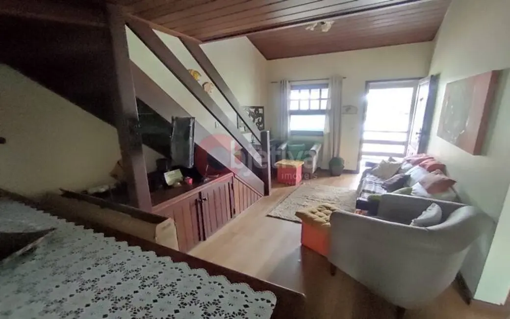 Foto 3 de Casa de Condomínio com 3 quartos à venda, 80m2 em Peró, Cabo Frio - RJ