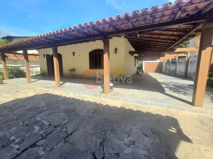 Foto 1 de Casa com 4 quartos à venda, 250m2 em Cabo Frio - RJ