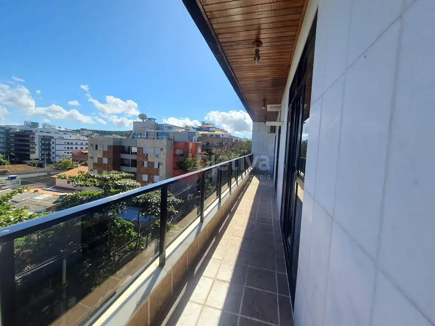 Foto 3 de Cobertura com 3 quartos à venda, 175m2 em Cabo Frio - RJ