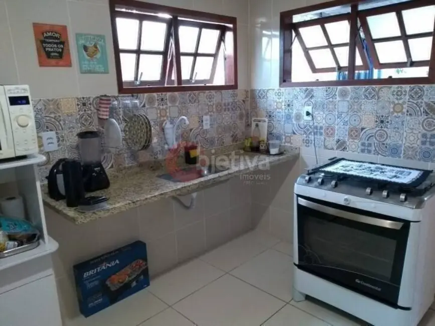 Casa com 3 quartos à venda, 300m2 em Porto do Carro, Cabo Frio - RJ - imagem 7 Foto 7 de Casa com 3 quartos à venda, 300m2 em Porto do Carro, Cabo Frio - RJ
