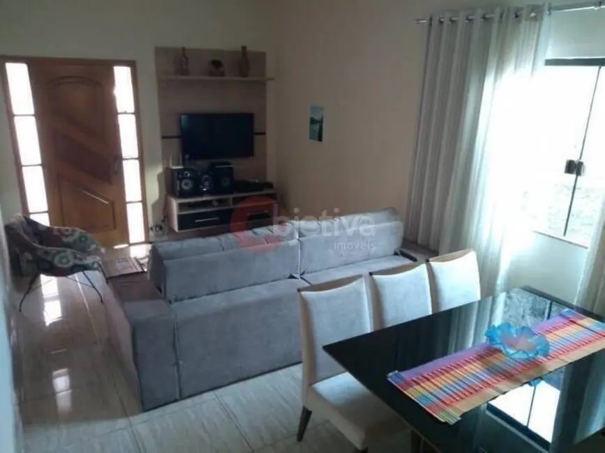 Casa com 3 quartos à venda, 300m2 em Porto do Carro, Cabo Frio - RJ - imagem 2 Foto 2 de Casa com 3 quartos à venda, 300m2 em Porto do Carro, Cabo Frio - RJ