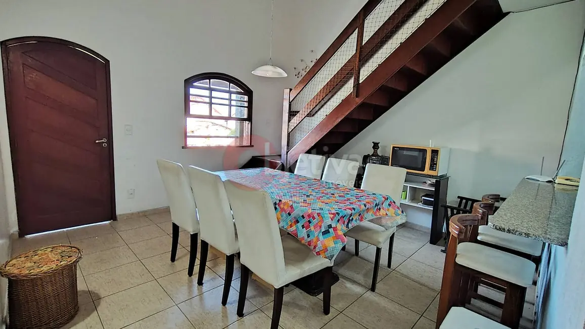 Foto 2 de Apartamento com 4 quartos à venda, 162m2 em Peró, Cabo Frio - RJ