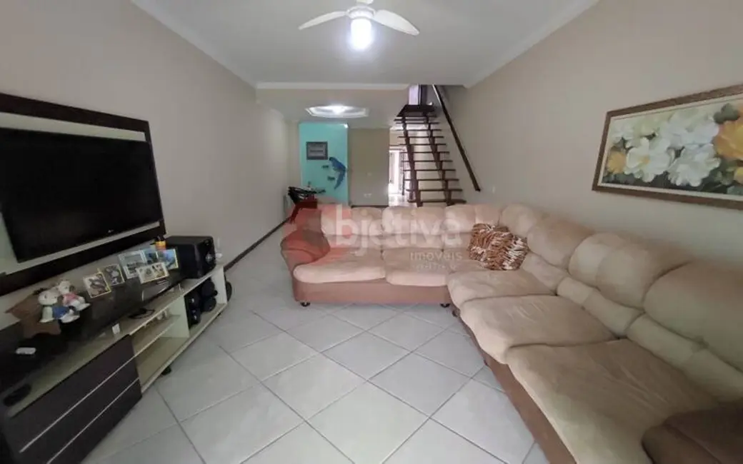Foto 1 de Casa com 2 quartos à venda, 120m2 em Palmeiras, Cabo Frio - RJ