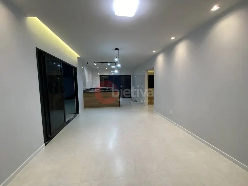 Casa com 2 quartos à venda, 300m2 em Ogiva, Cabo Frio - RJ - imagem 6 Foto 6 de Casa com 2 quartos à venda, 300m2 em Ogiva, Cabo Frio - RJ