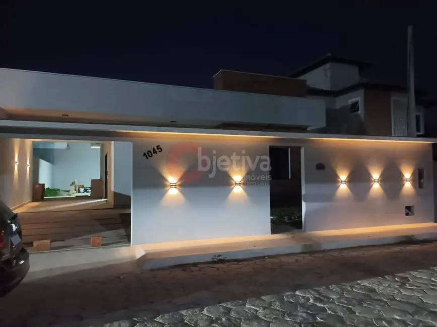 Foto 1 de Casa com 2 quartos à venda, 300m2 em Ogiva, Cabo Frio - RJ