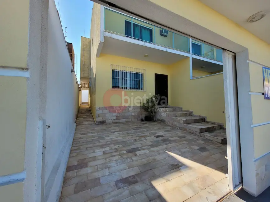 Foto 1 de Casa com 3 quartos à venda, 135m2 em Cabo Frio - RJ