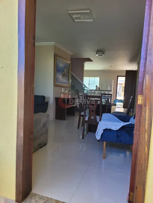 Foto 2 de Casa com 3 quartos à venda, 135m2 em Cabo Frio - RJ