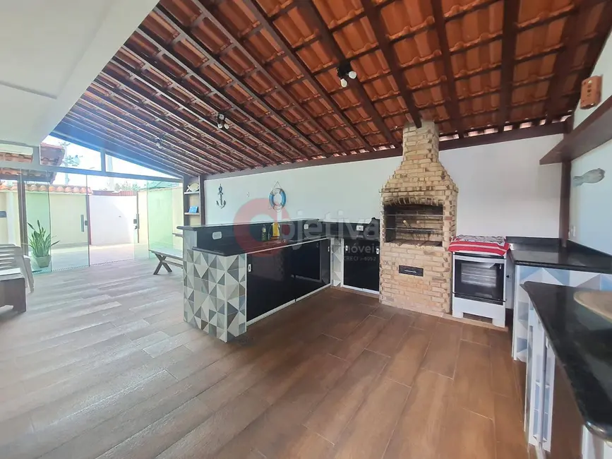 Foto 1 de Casa com 4 quartos à venda e para alugar, 190m2 em Cabo Frio - RJ