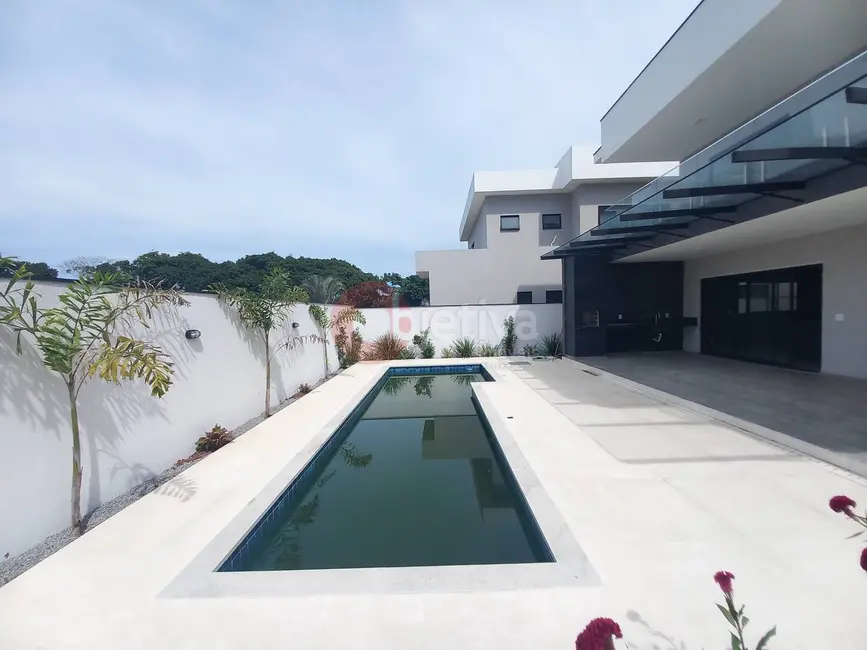 Casa de Condomínio com 4 quartos à venda, 283m2 em Ogiva, Cabo Frio - RJ - imagem 6 Foto 6 de Casa de Condomínio com 4 quartos à venda, 283m2 em Ogiva, Cabo Frio - RJ
