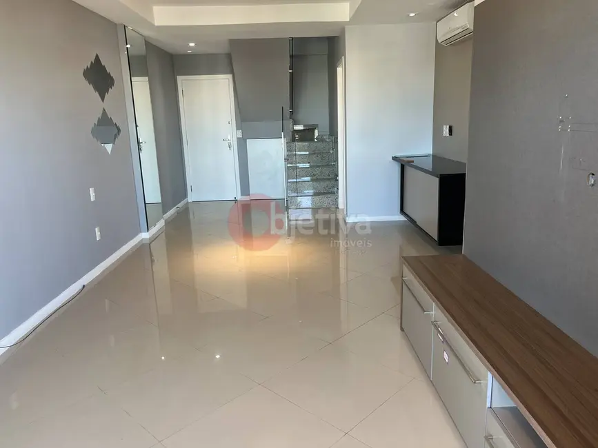 Foto 2 de Cobertura com 3 quartos para alugar, 190m2 em Braga, Cabo Frio - RJ