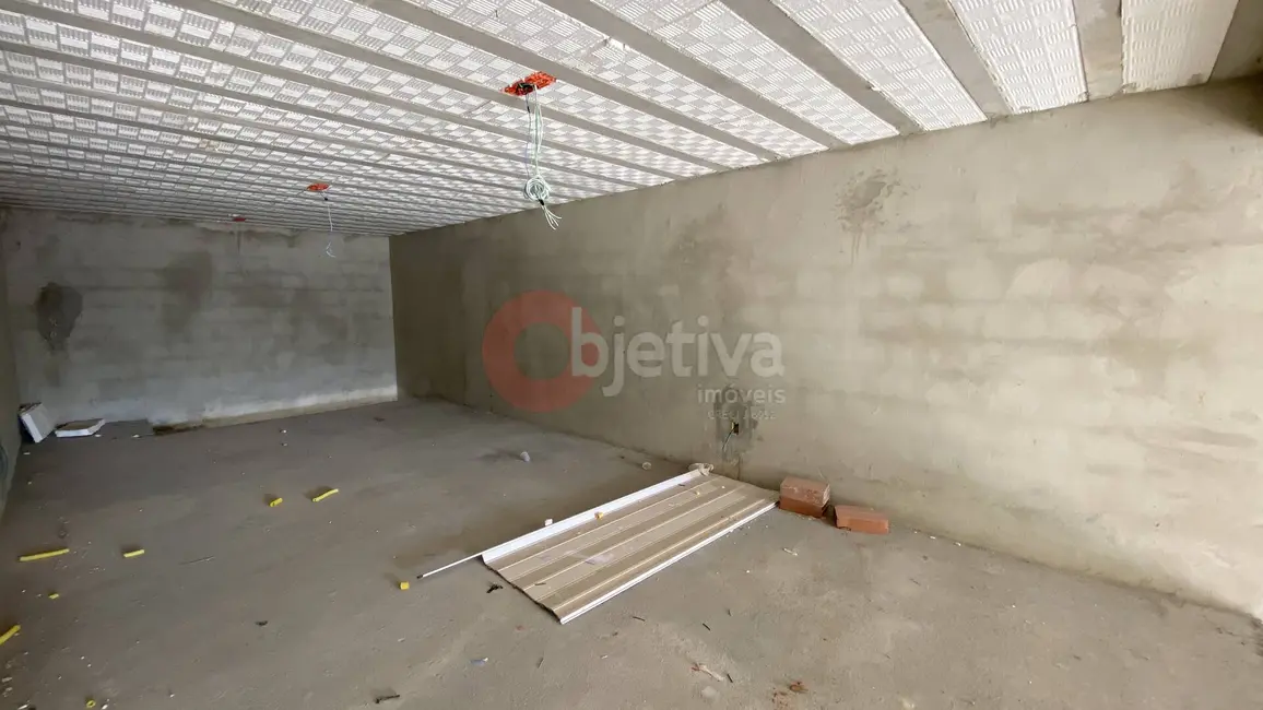 Sala Comercial para alugar, 130m2 em Centro, Cabo Frio - RJ - imagem 2 Foto 2 de Sala Comercial para alugar, 130m2 em Centro, Cabo Frio - RJ