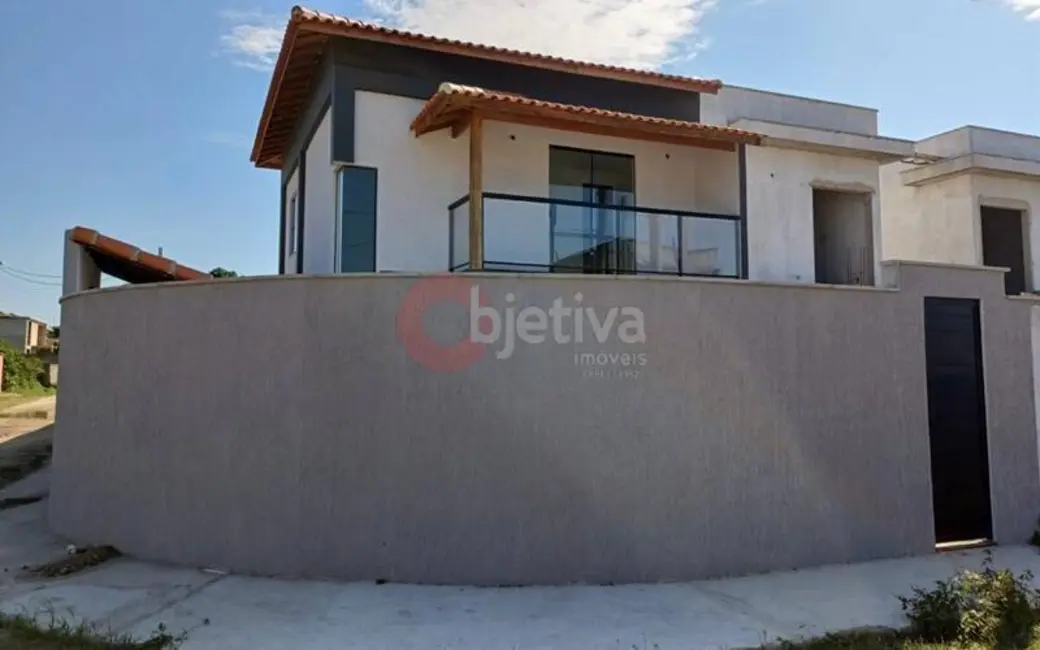 Casa com 3 quartos à venda, 100m2 em Cabo Frio - RJ - imagem 2 Foto 2 de Casa com 3 quartos à venda, 100m2 em Cabo Frio - RJ