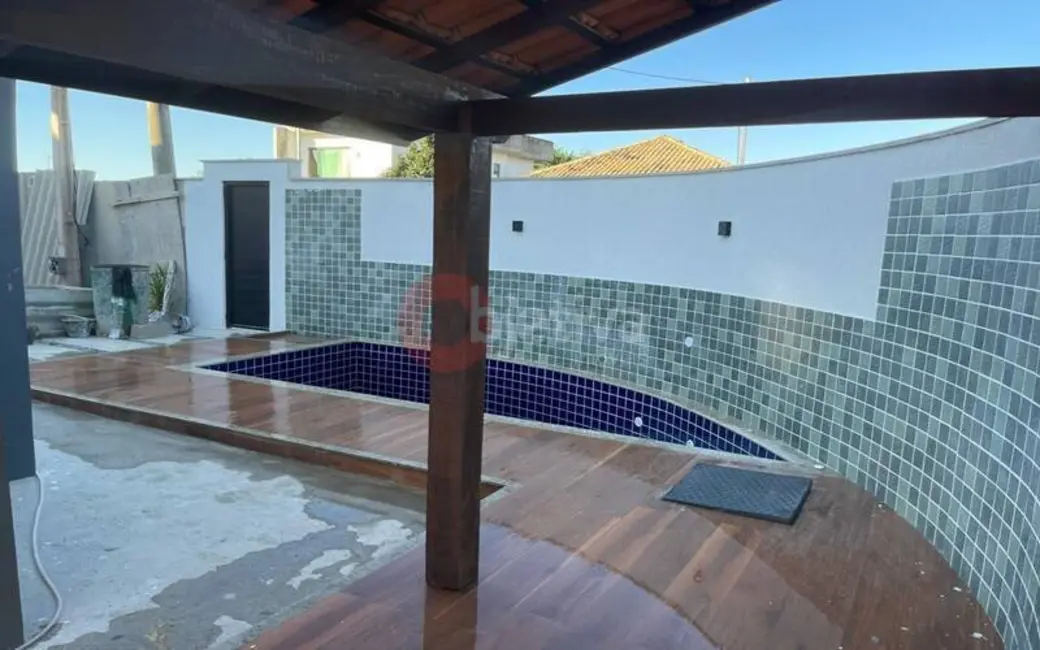 Casa com 3 quartos à venda, 100m2 em Cabo Frio - RJ - imagem 4 Foto 4 de Casa com 3 quartos à venda, 100m2 em Cabo Frio - RJ