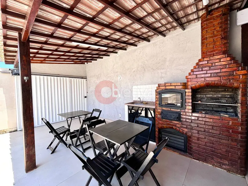 Foto 2 de Casa com 2 quartos à venda, 140m2 em Cabo Frio - RJ