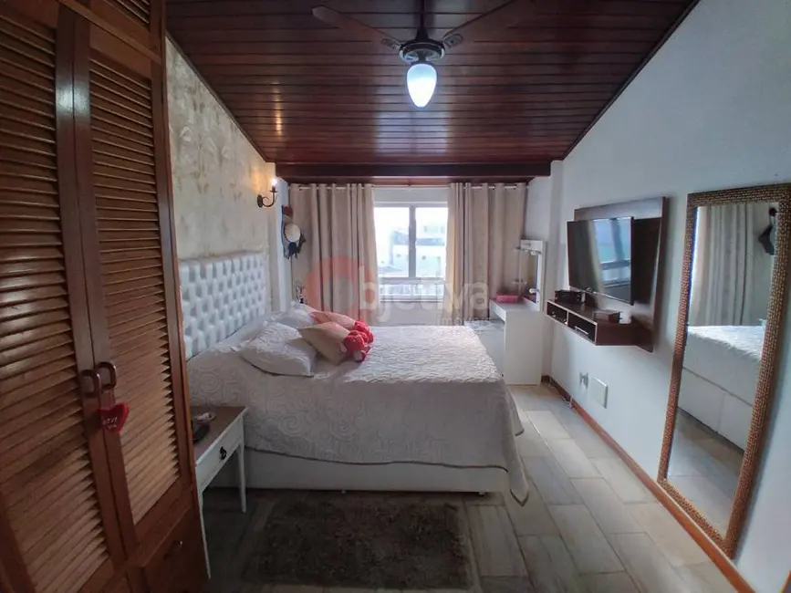 Foto 1 de Cobertura com 4 quartos à venda, 143m2 em Algodoal, Cabo Frio - RJ