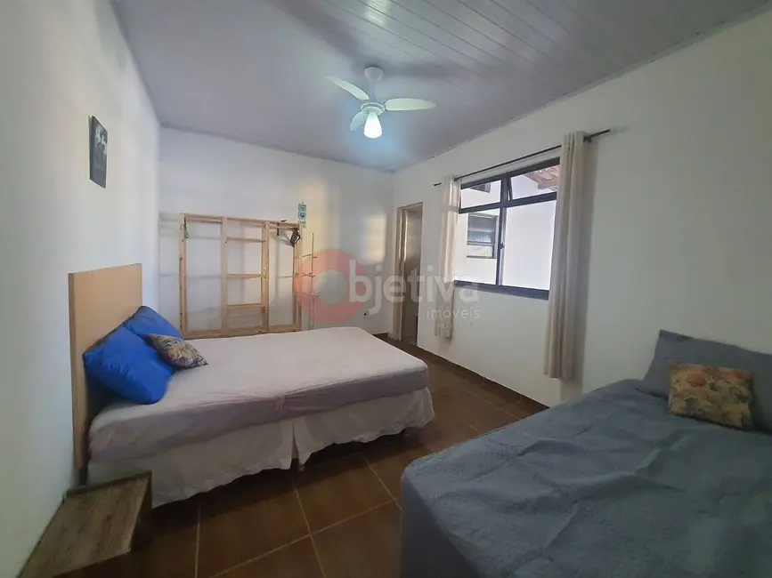 Foto 8 de Casa com 9 quartos à venda, 297m2 em Parque Burle, Cabo Frio - RJ