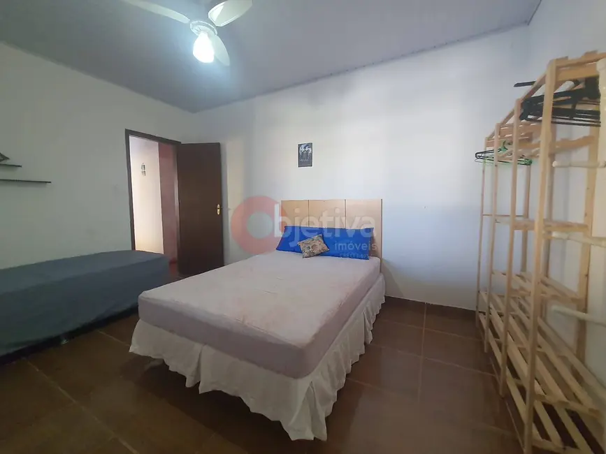 Foto 6 de Casa com 9 quartos à venda, 297m2 em Parque Burle, Cabo Frio - RJ