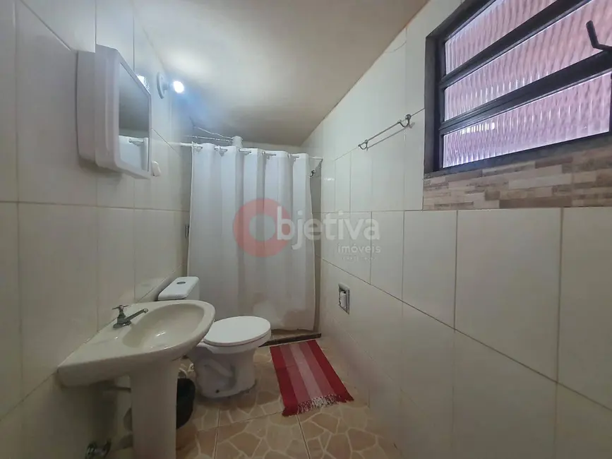 Foto 7 de Casa com 9 quartos à venda, 297m2 em Parque Burle, Cabo Frio - RJ