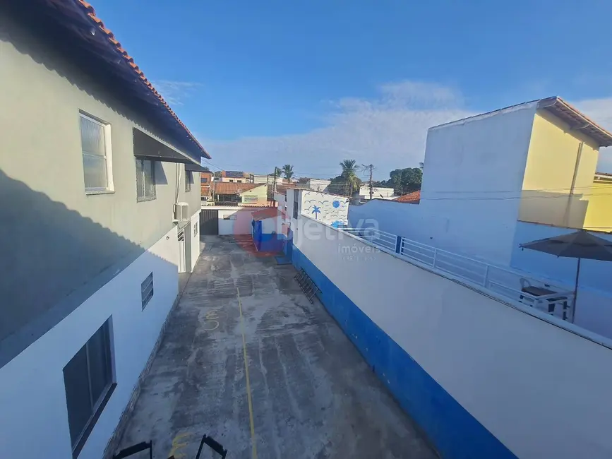 Foto 2 de Casa com 9 quartos à venda, 297m2 em Parque Burle, Cabo Frio - RJ