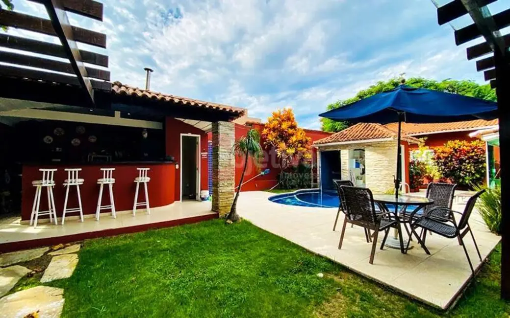 Foto 6 de Casa com 4 quartos à venda e para alugar, 680m2 em Praia do Siqueira, Cabo Frio - RJ