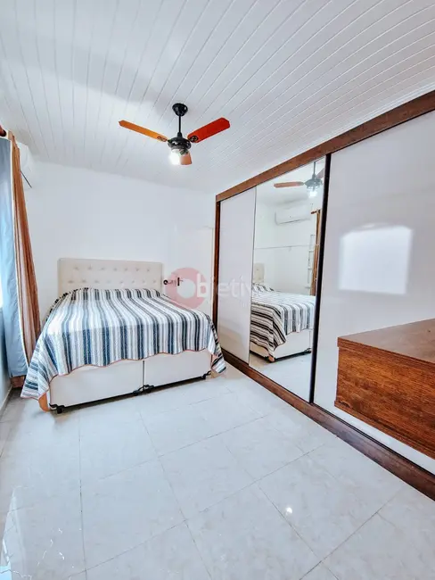 Foto 9 de Casa com 5 quartos à venda, 150m2 em Braga, Cabo Frio - RJ