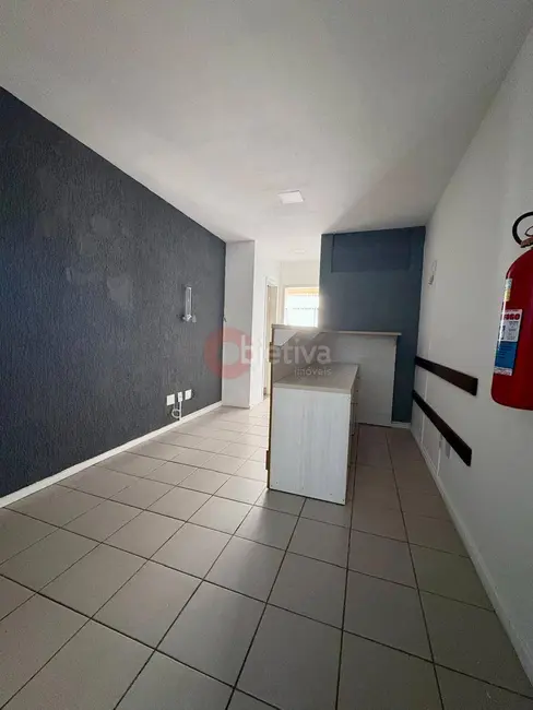 Sala Comercial para alugar, 70m2 em Centro, Cabo Frio - RJ - imagem 2 Foto 2 de Sala Comercial para alugar, 70m2 em Centro, Cabo Frio - RJ