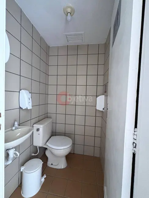 Sala Comercial para alugar, 70m2 em Centro, Cabo Frio - RJ - imagem 5 Foto 5 de Sala Comercial para alugar, 70m2 em Centro, Cabo Frio - RJ