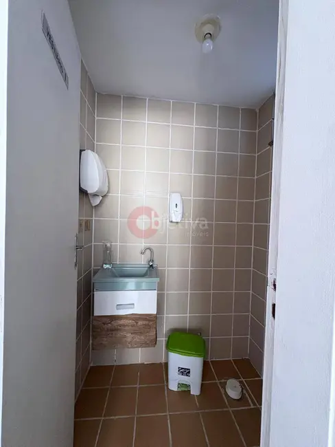 Sala Comercial para alugar, 70m2 em Centro, Cabo Frio - RJ - imagem 6 Foto 6 de Sala Comercial para alugar, 70m2 em Centro, Cabo Frio - RJ