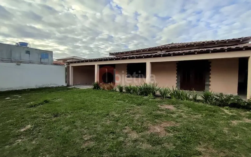 Foto 4 de Casa com 4 quartos à venda, 600m2 em Cabo Frio - RJ