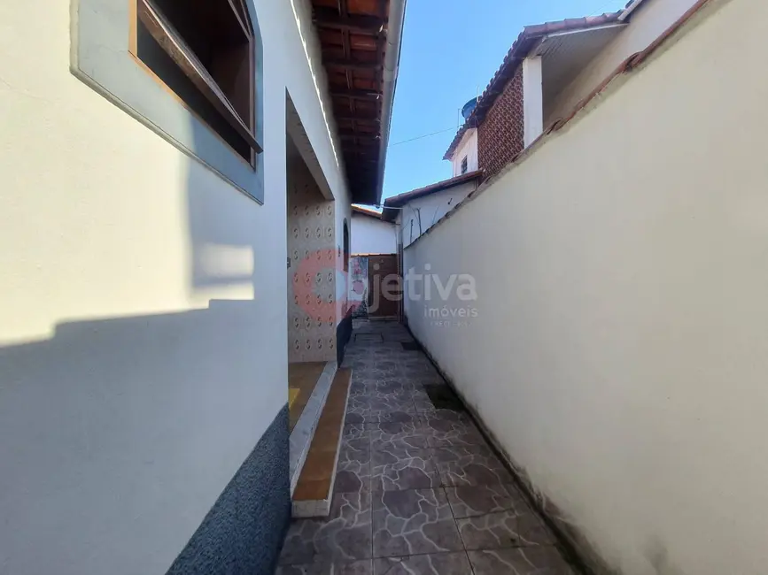Foto 8 de Casa com 5 quartos à venda, 120m2 em Parque Central, Cabo Frio - RJ