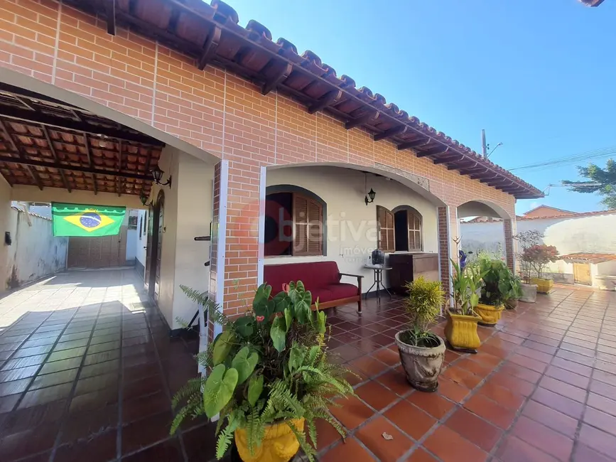 Foto 1 de Casa com 5 quartos à venda, 120m2 em Parque Central, Cabo Frio - RJ