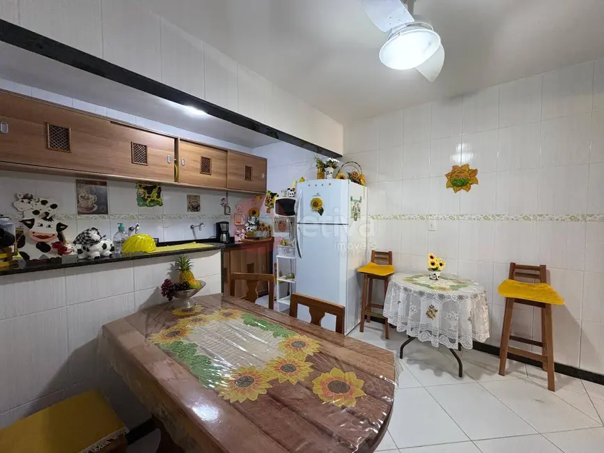 Foto 6 de Casa de Condomínio com 2 quartos à venda, 110m2 em Portinho, Cabo Frio - RJ