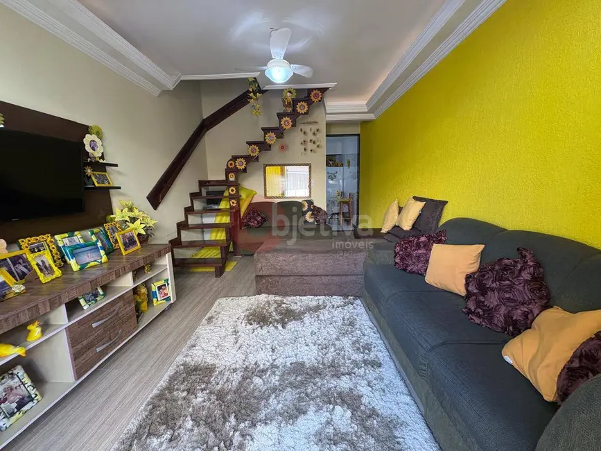 Foto 4 de Casa de Condomínio com 2 quartos à venda, 110m2 em Portinho, Cabo Frio - RJ