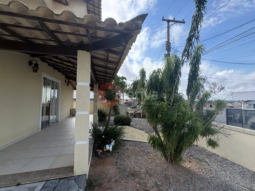 Casa de Condomínio com 3 quartos à venda, 117m2 em Ogiva, Cabo Frio - RJ - imagem 4 Foto 4 de Casa de Condomínio com 3 quartos à venda, 117m2 em Ogiva, Cabo Frio - RJ