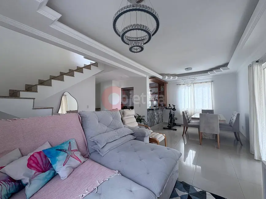 Casa de Condomínio com 3 quartos à venda, 117m2 em Ogiva, Cabo Frio - RJ - imagem 1 Foto 1 de Casa de Condomínio com 3 quartos à venda, 117m2 em Ogiva, Cabo Frio - RJ