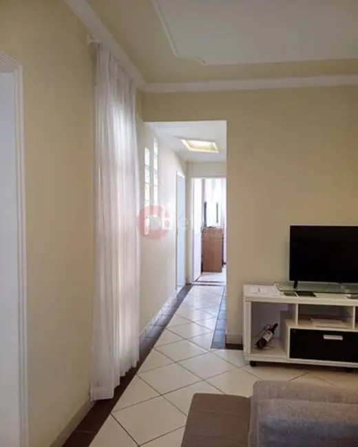 Apartamento com 3 quartos à venda, 105m2 em Centro, Juiz De Fora - MG - imagem 6 Foto 6 de Apartamento com 3 quartos à venda, 105m2 em Centro, Juiz De Fora - MG