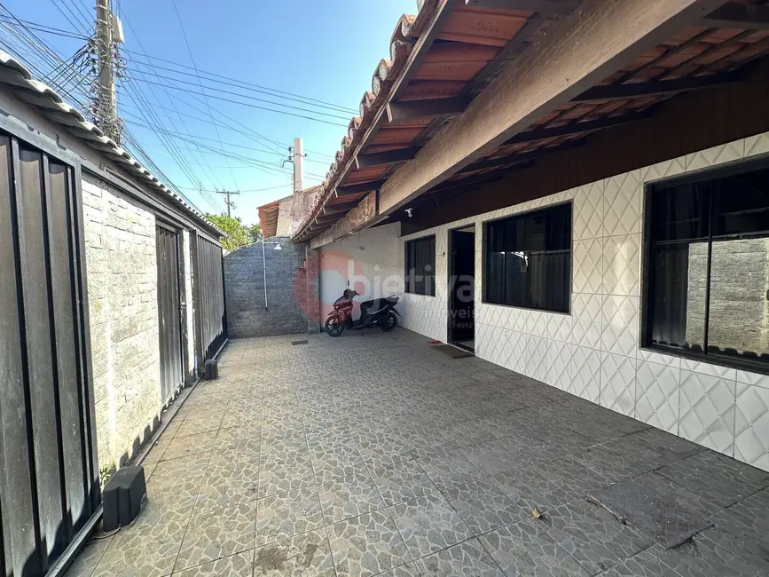 Foto 1 de Casa com 4 quartos à venda, 100m2 em Palmeiras, Cabo Frio - RJ