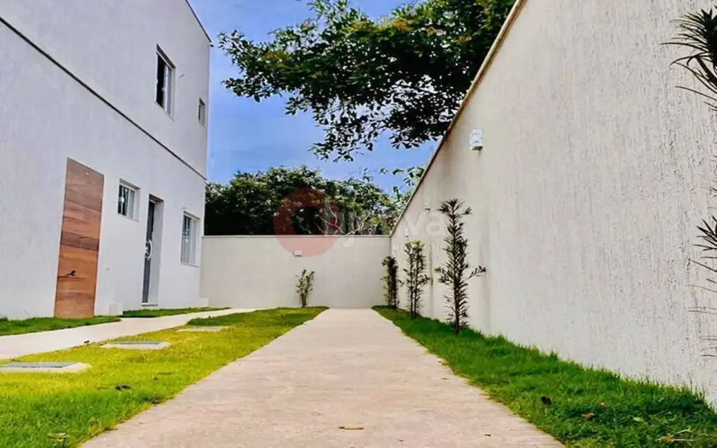 Foto 2 de Casa com 2 quartos à venda, 160m2 em Cabo Frio - RJ