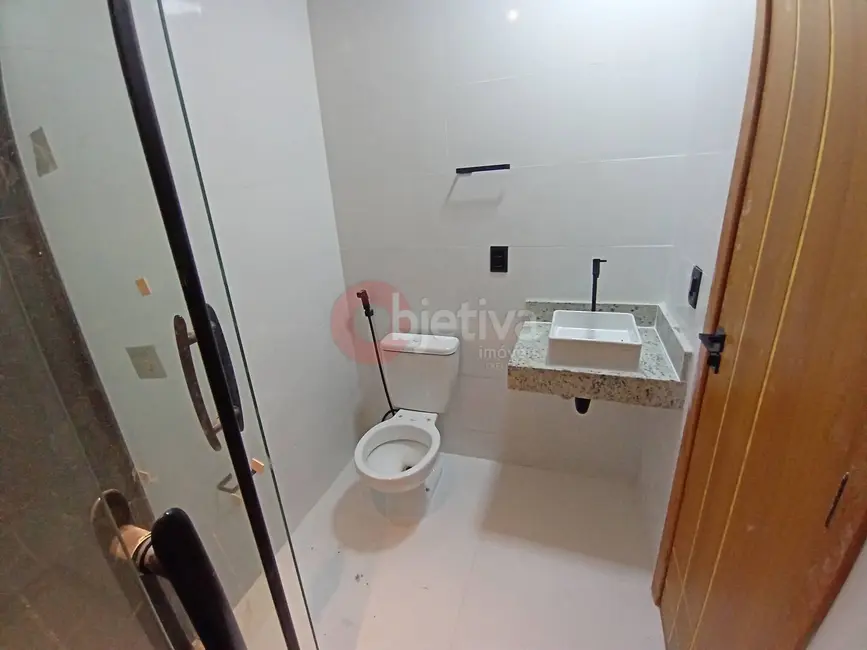 Casa com 2 quartos à venda, 60m2 em Cabo Frio - RJ - imagem 8 Foto 8 de Casa com 2 quartos à venda, 60m2 em Cabo Frio - RJ