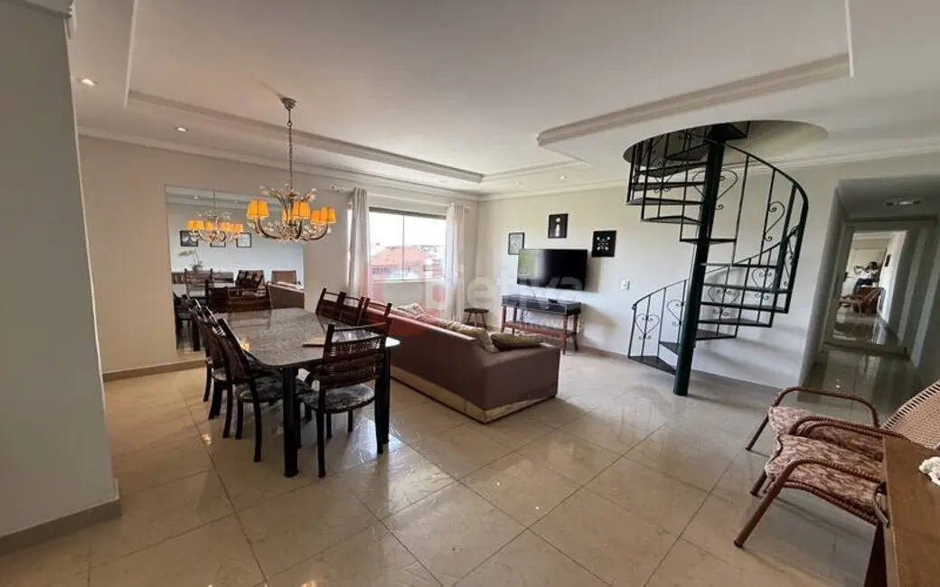 Foto 2 de Cobertura com 4 quartos à venda, 170m2 em Centro, Cabo Frio - RJ